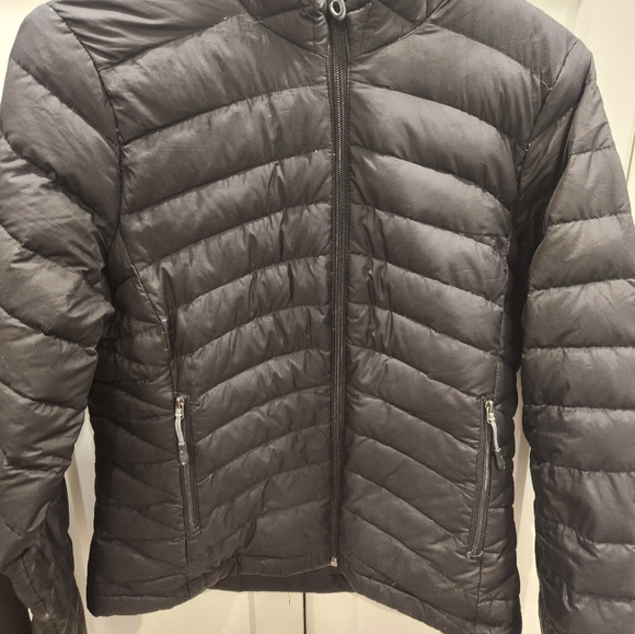 Woman's bomber coat. - Picture 4 of 6